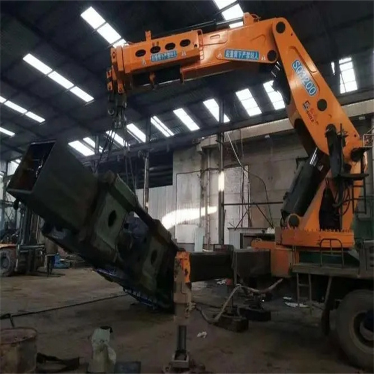 南通通州130吨折臂吊车出租吊机租赁附近电话